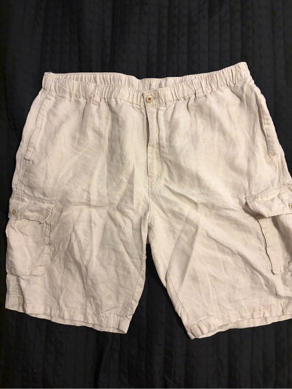 Men's Tommy Bahama Casual Cargo Shorts in Light Beige